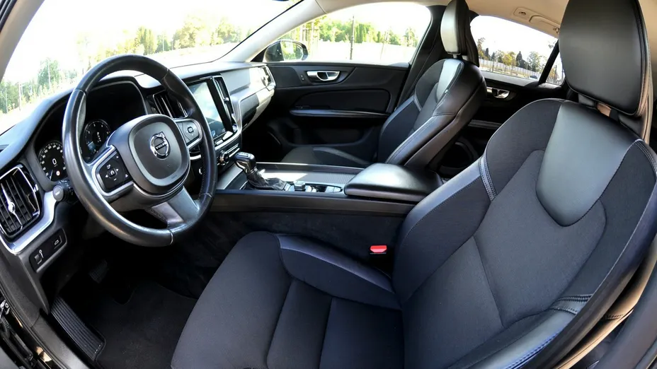 VOLVO V60 -