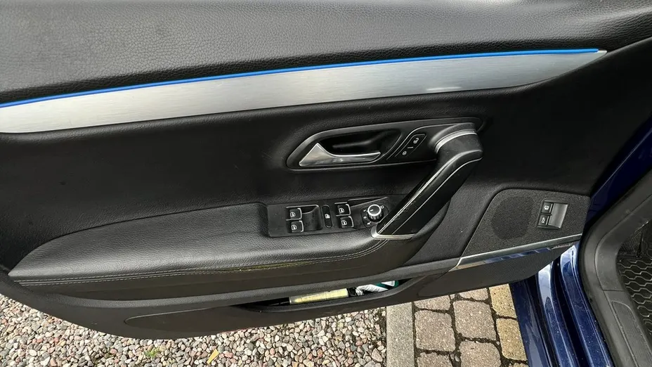 VOLKSWAGEN Passat CC -