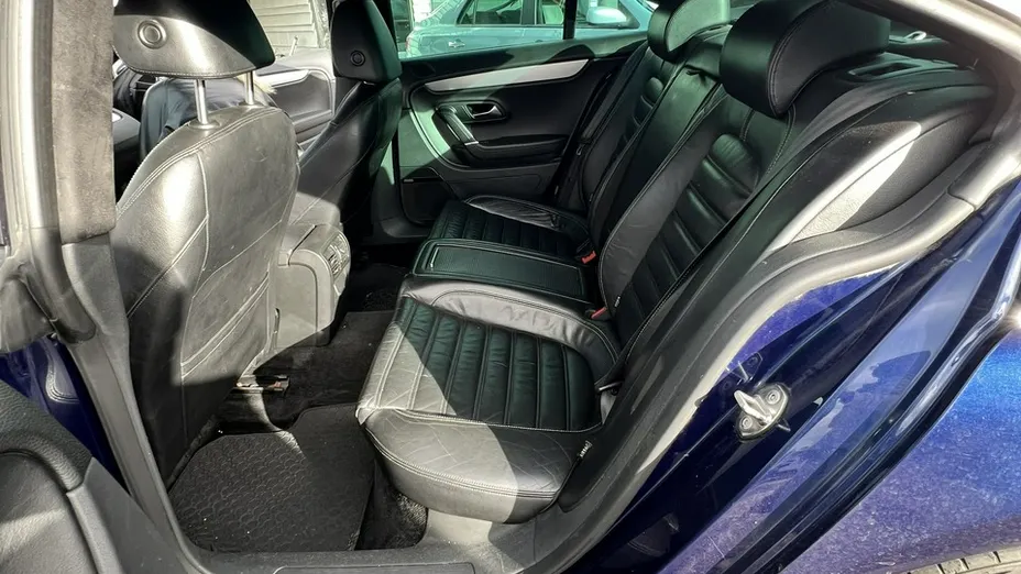 VOLKSWAGEN Passat CC -