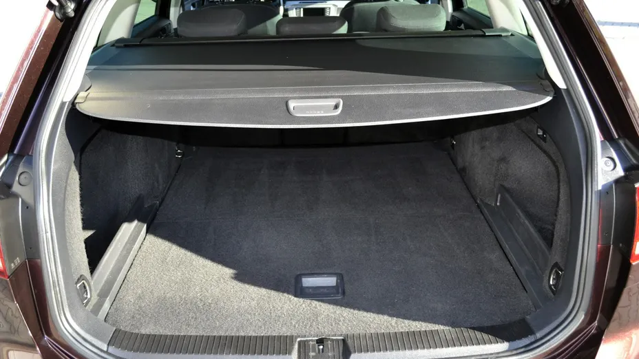 VOLKSWAGEN Passat -