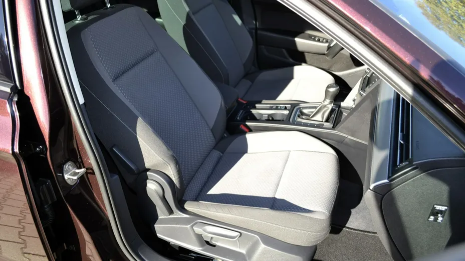 VOLKSWAGEN Passat -