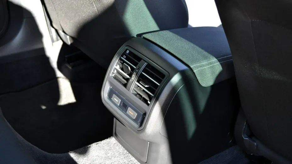 VOLKSWAGEN Passat -