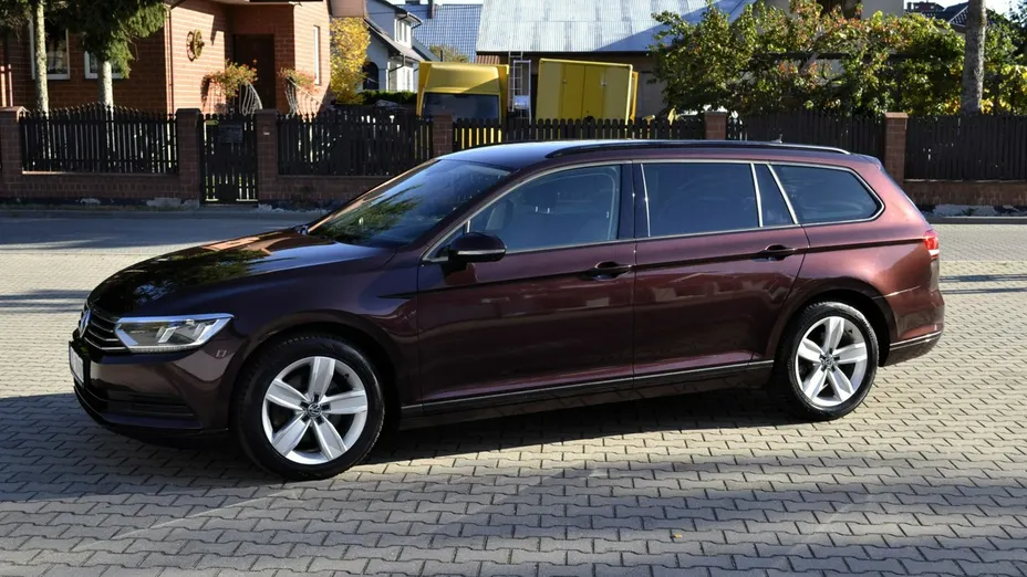 VOLKSWAGEN Passat -
