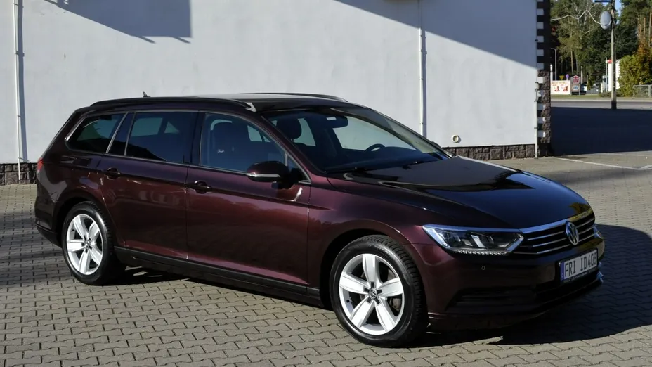 VOLKSWAGEN Passat -