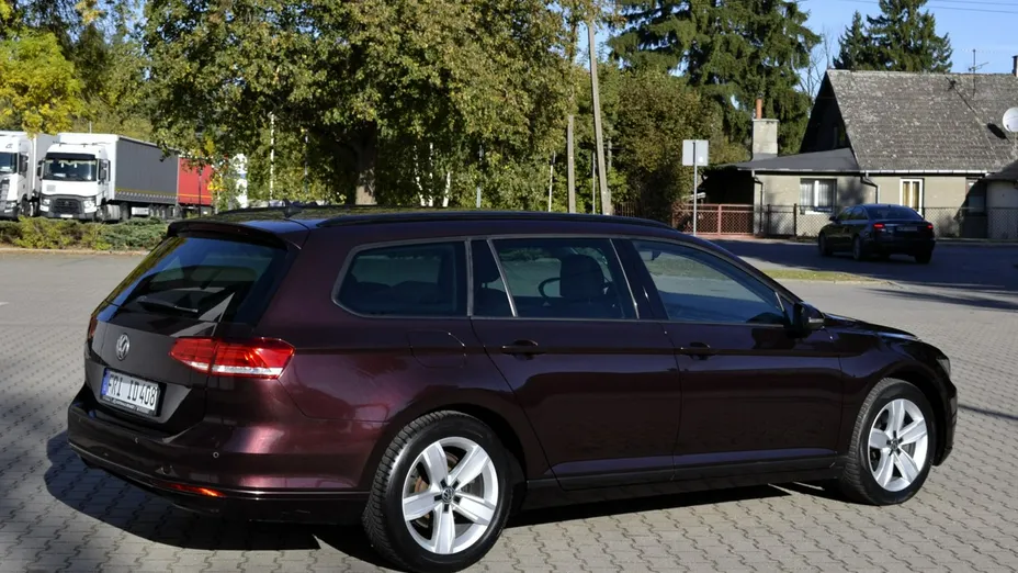 VOLKSWAGEN Passat -