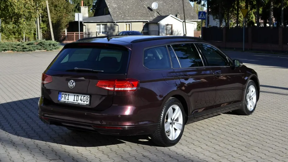 VOLKSWAGEN Passat -