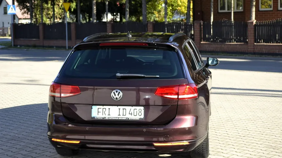 VOLKSWAGEN Passat -