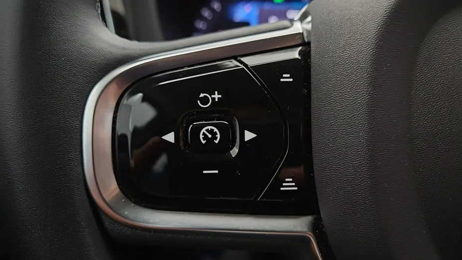 VOLVO XC60 -