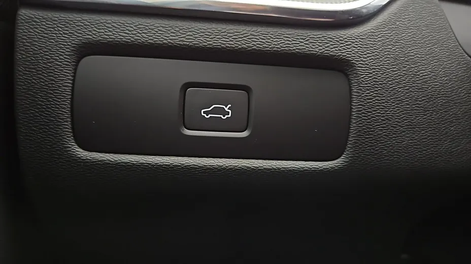VOLVO XC60 -
