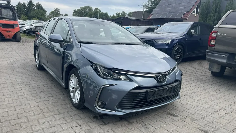 TOYOTA Corolla -