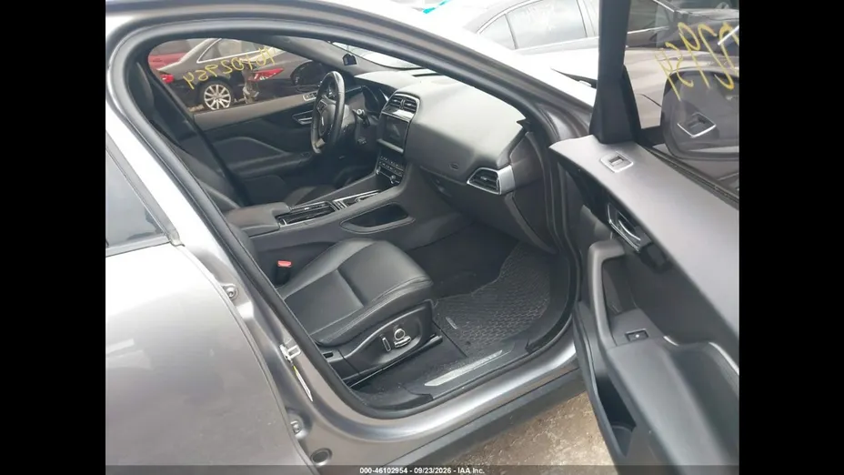 JAGUAR F-Pace -