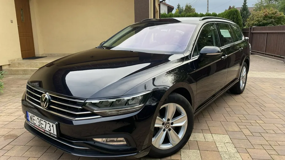 VOLKSWAGEN Passat -