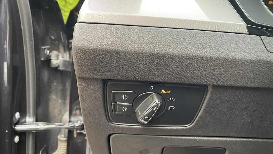 VOLKSWAGEN Passat -