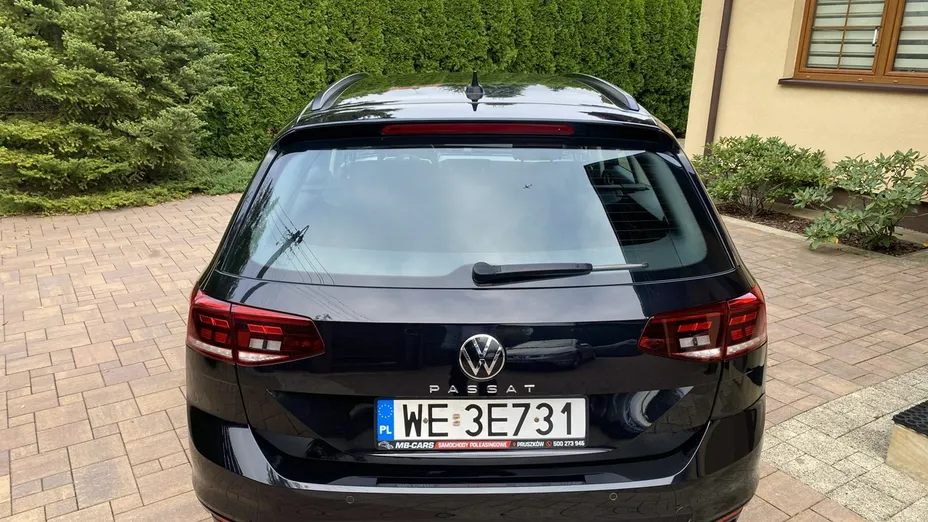 VOLKSWAGEN Passat -