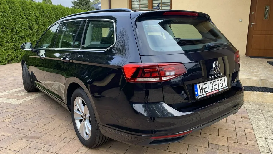 VOLKSWAGEN Passat -