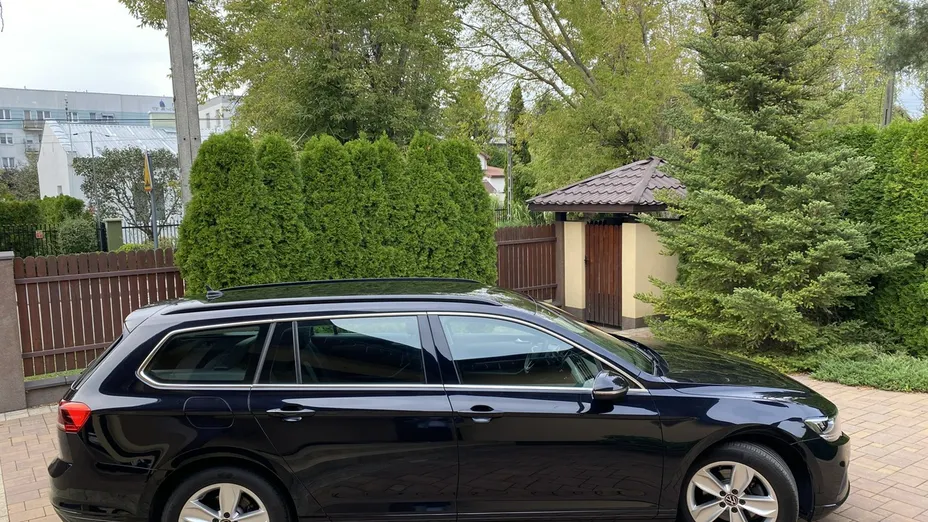 VOLKSWAGEN Passat -