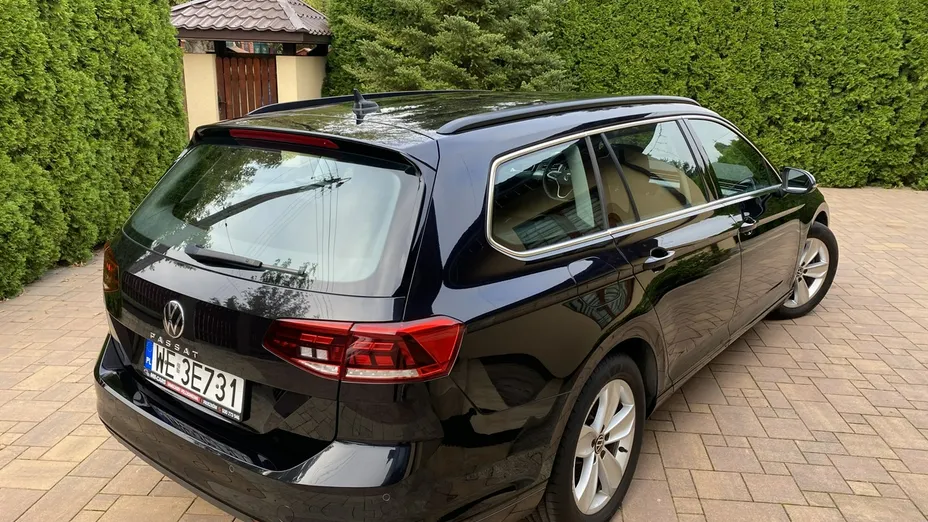 VOLKSWAGEN Passat -