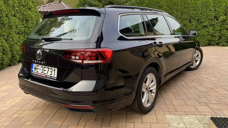 VOLKSWAGEN Passat -