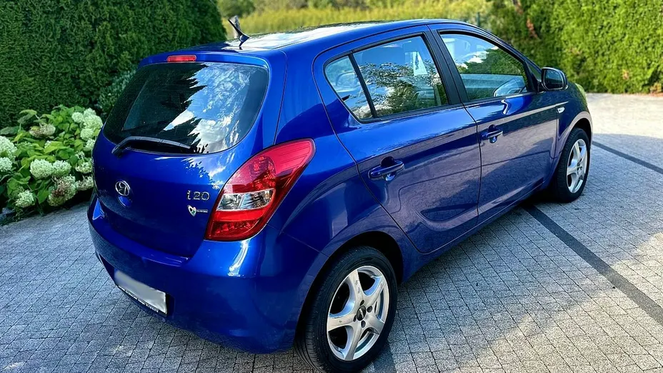 HYUNDAI i20 -