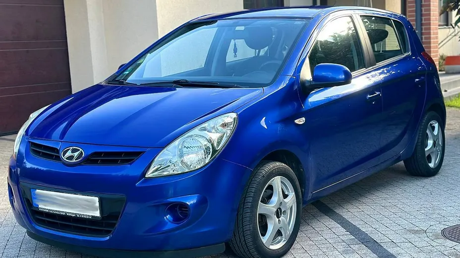 HYUNDAI i20 -
