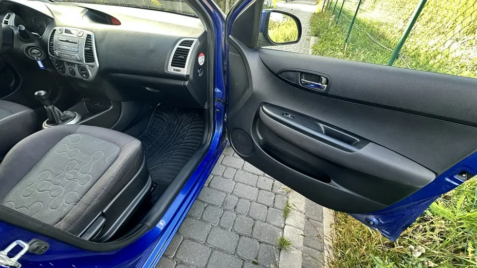 HYUNDAI i20 -