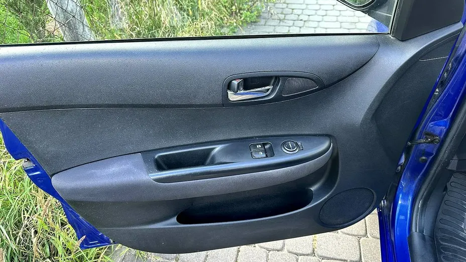 HYUNDAI i20 -