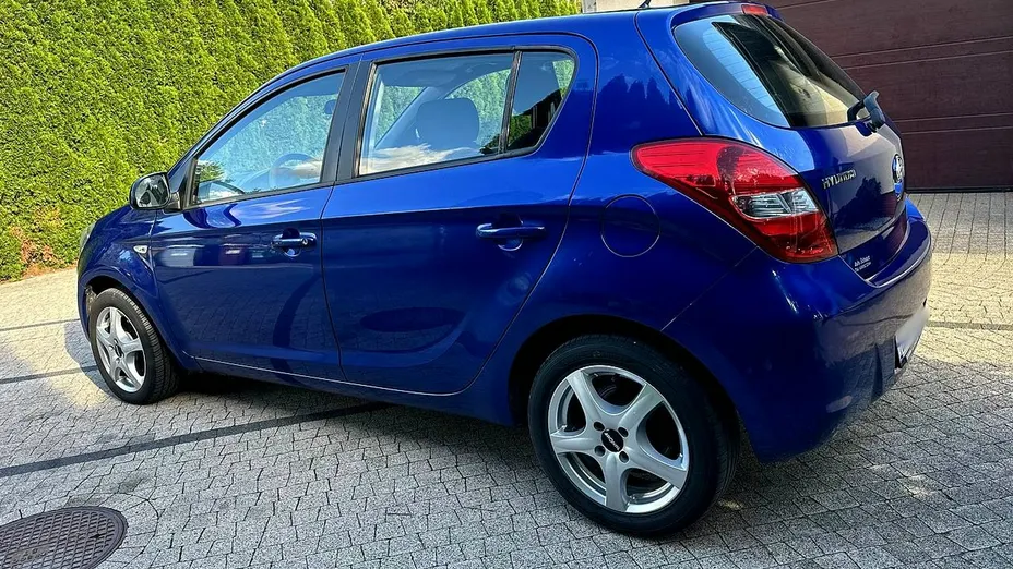 HYUNDAI i20 -