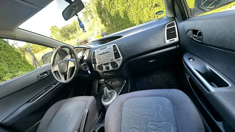 HYUNDAI i20 -