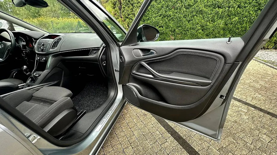 OPEL Zafira -
