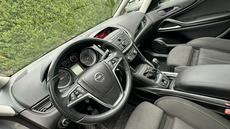 OPEL Zafira -