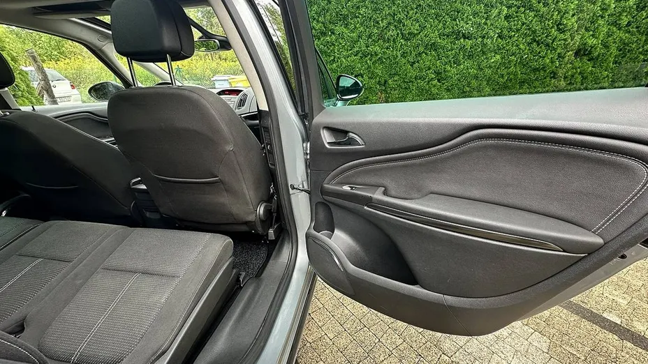 OPEL Zafira -