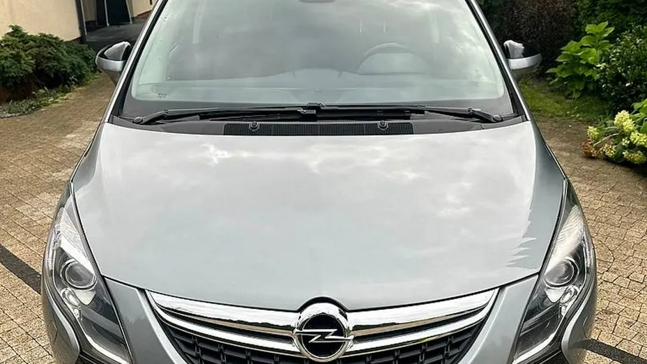 OPEL Zafira -