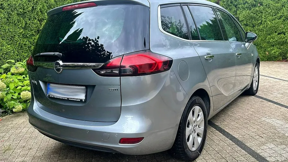 OPEL Zafira -