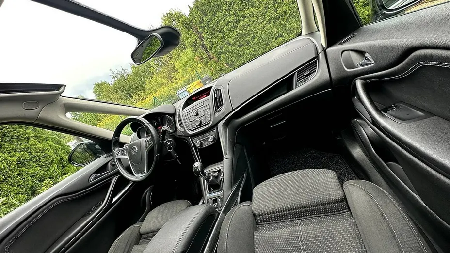 OPEL Zafira -