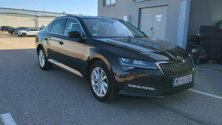 SKODA Superb -