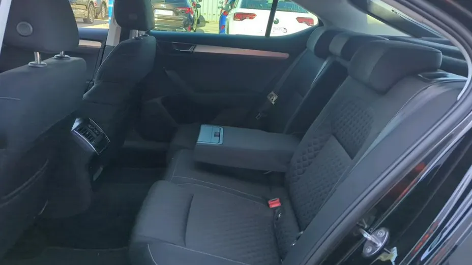 SKODA Superb -