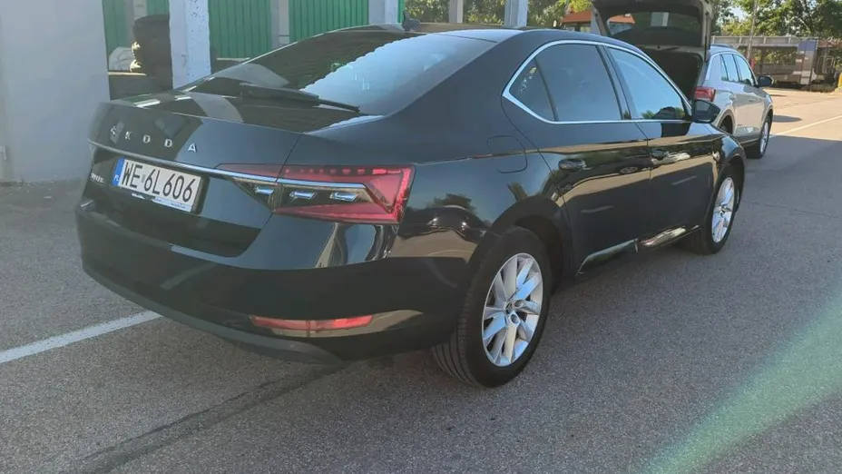 SKODA Superb -