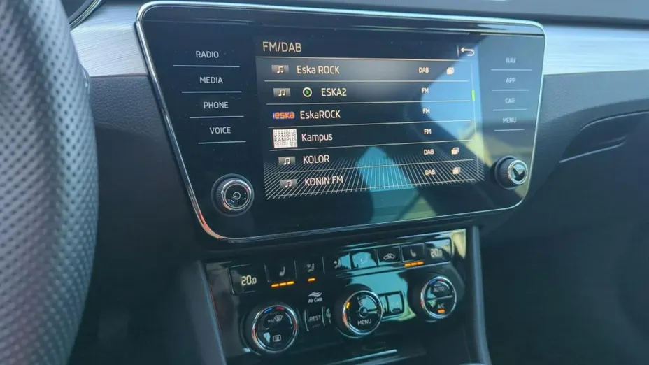 SKODA Superb -