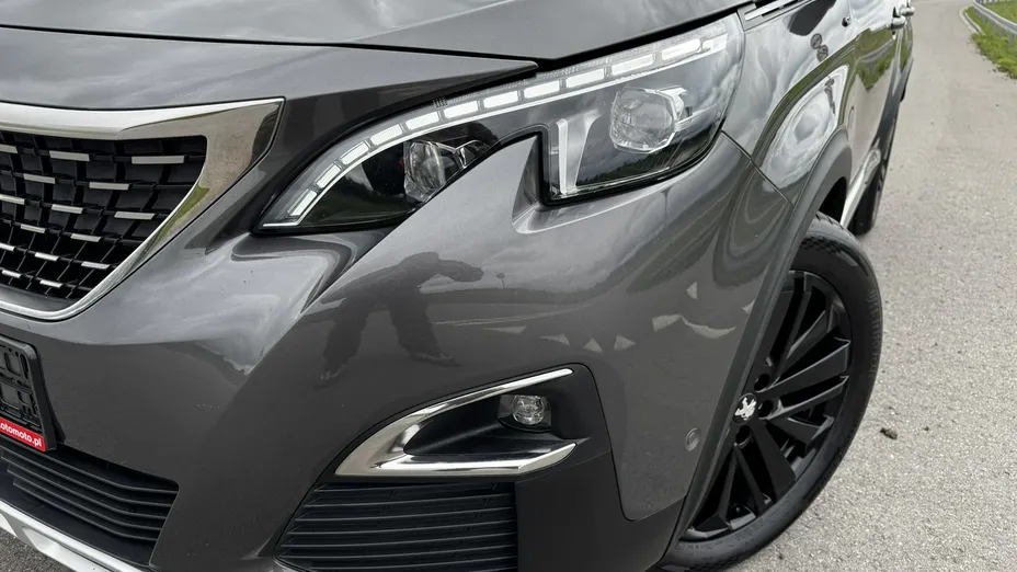 PEUGEOT 3008 -