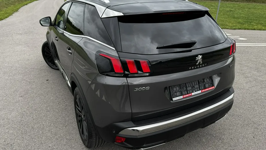 PEUGEOT 3008 -