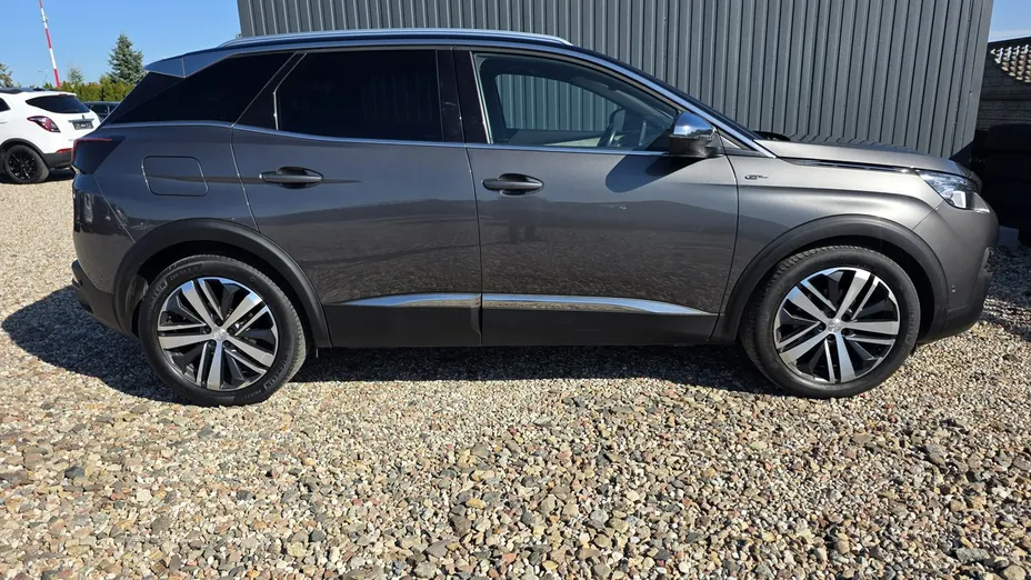 PEUGEOT 3008 -