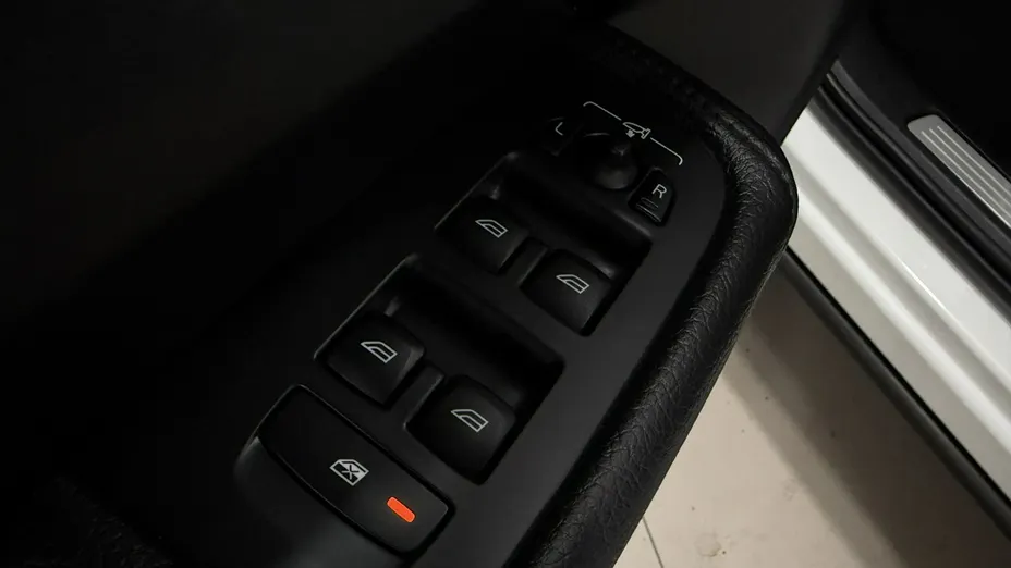 VOLVO XC60 -