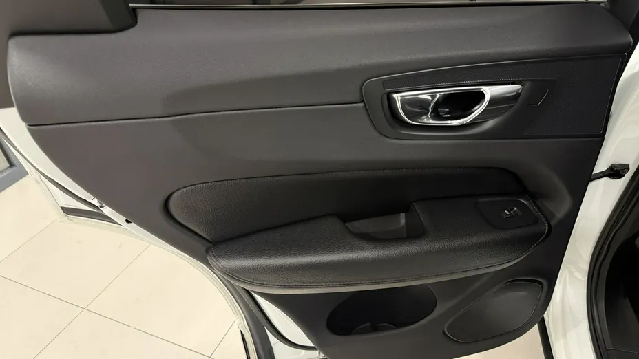 VOLVO XC60 -