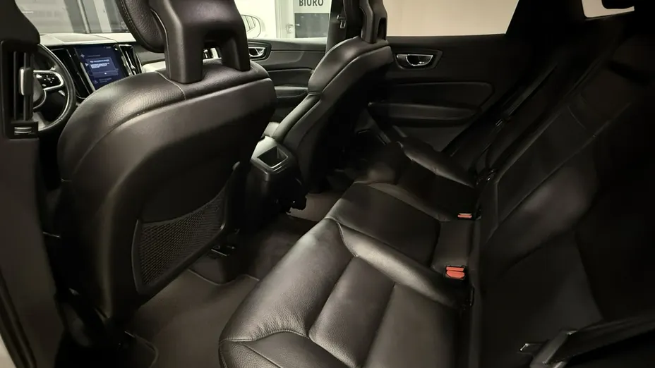 VOLVO XC60 -