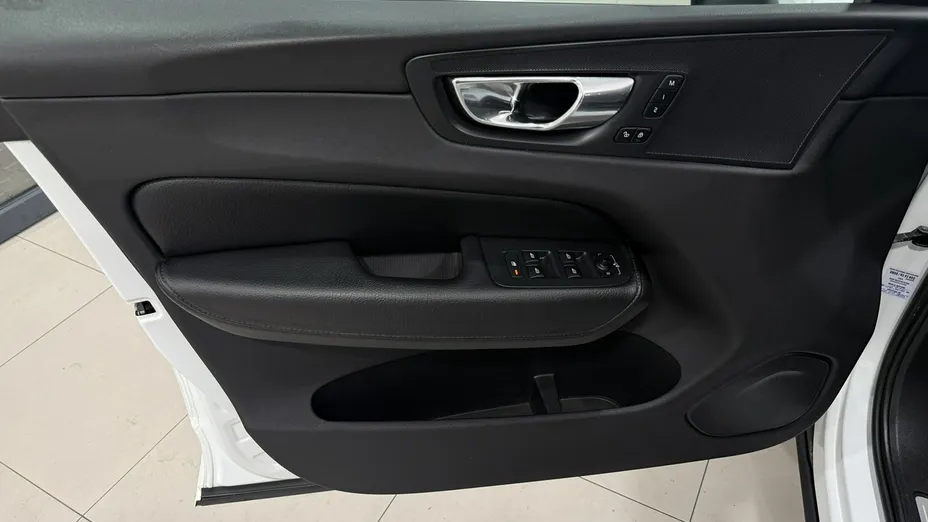 VOLVO XC60 -