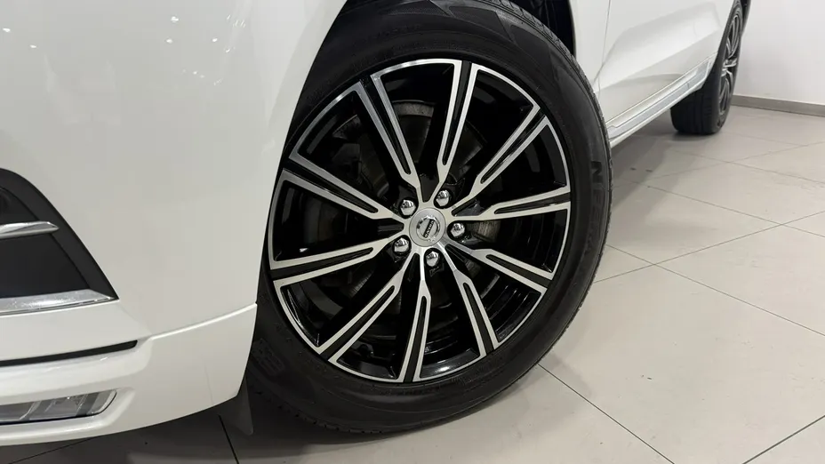 VOLVO XC60 -