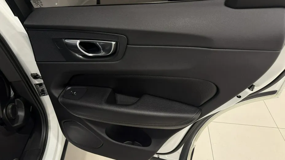 VOLVO XC60 -