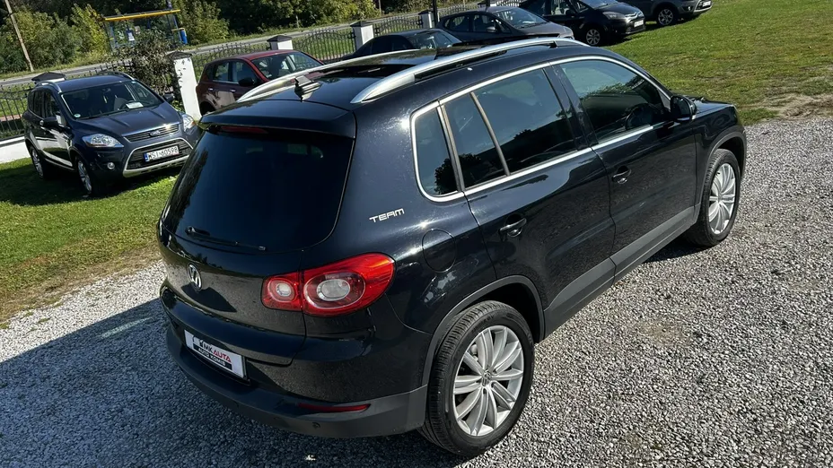 VOLKSWAGEN Tiguan -