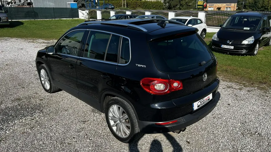 VOLKSWAGEN Tiguan -
