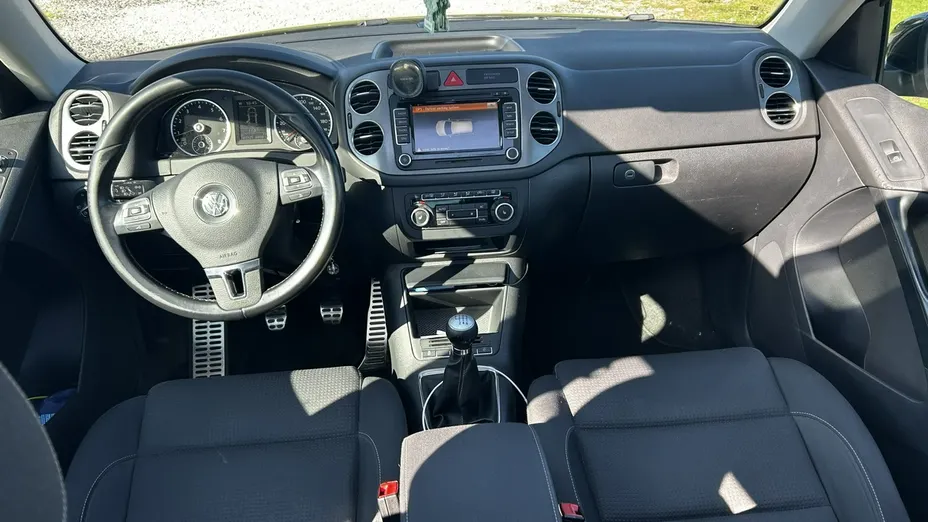 VOLKSWAGEN Tiguan -